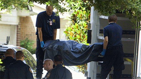 sacan los cuerpos sin vida encontrados en una casa en Texas Horror en Texas